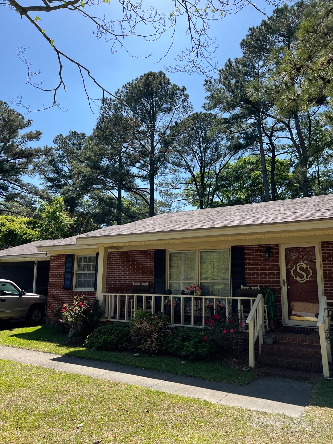 Residential Roofing Installation using High Grade Asphalt Shingles