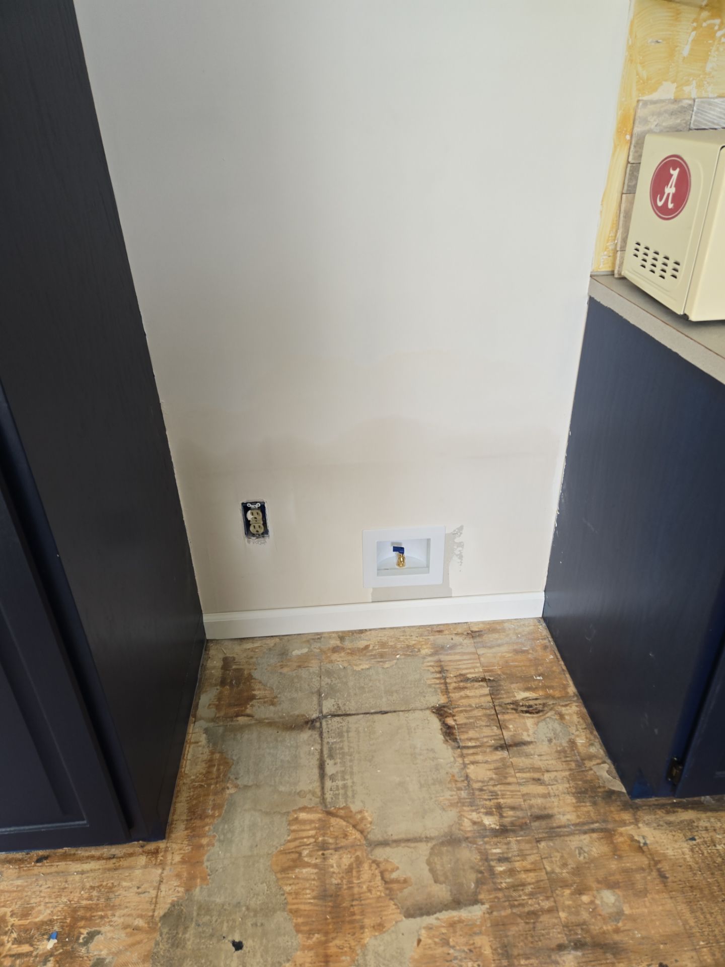 💧 Water Damage? We’ve Got You Covered! 💧 