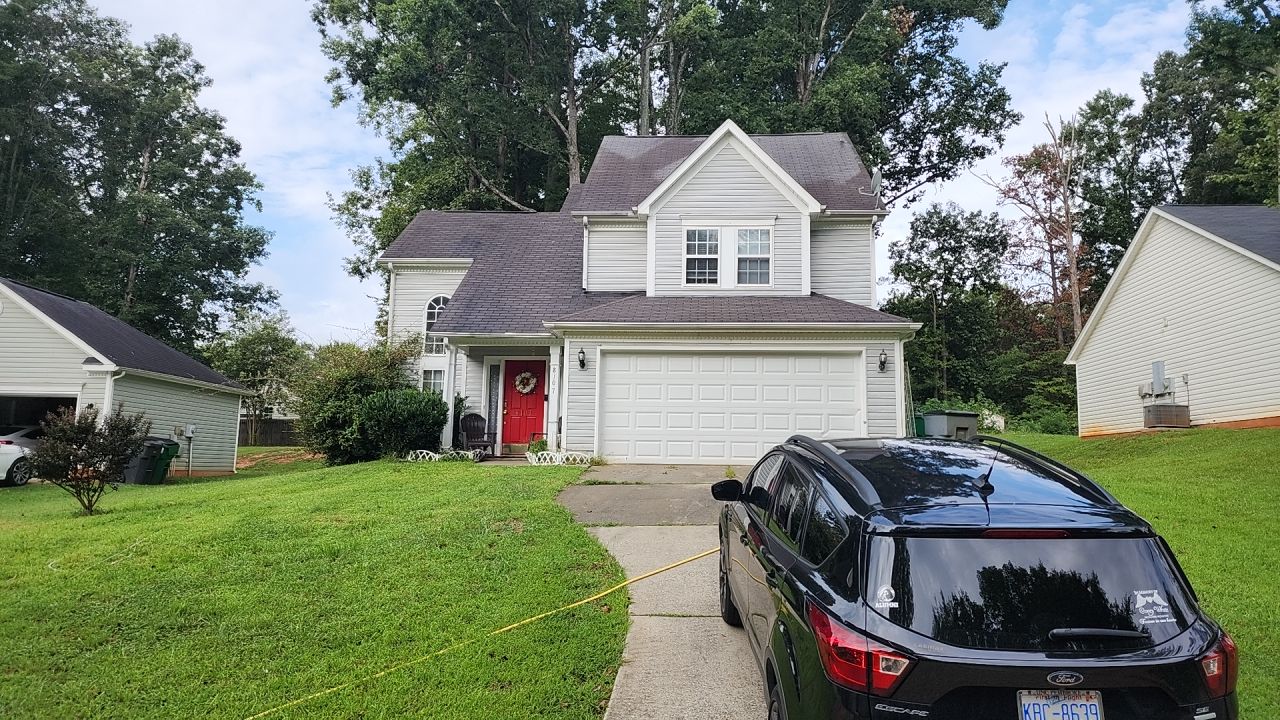 House Wash using cleaner