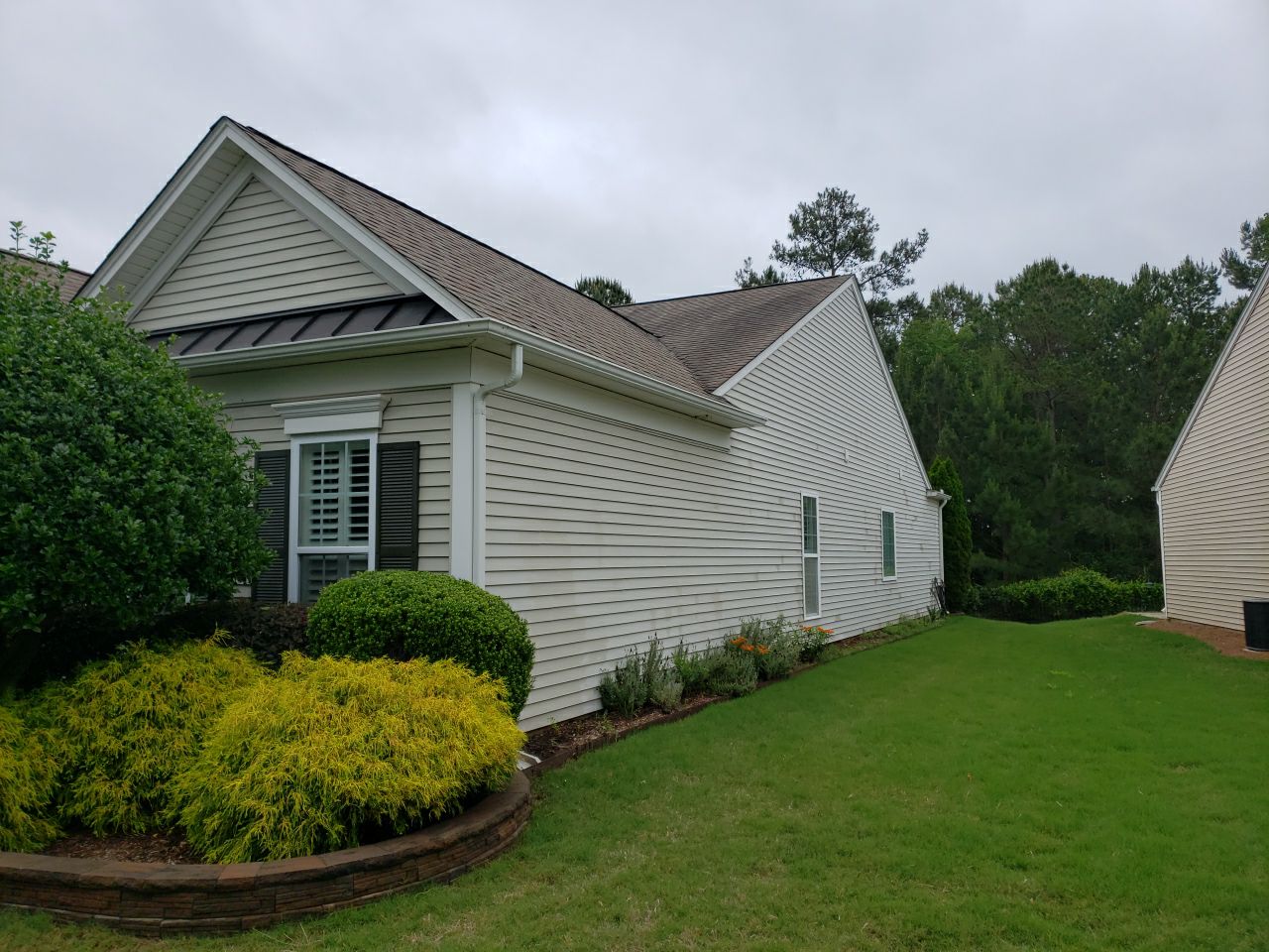 House Wash using cleaner