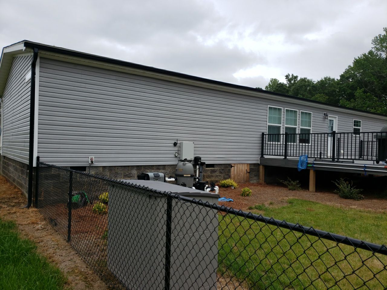 House Wash using cleaner
