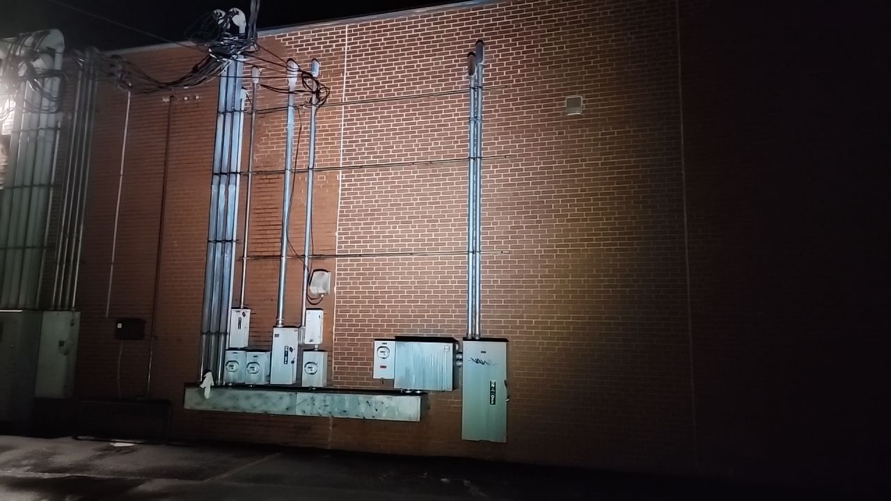 graffiti removal using cleaner
