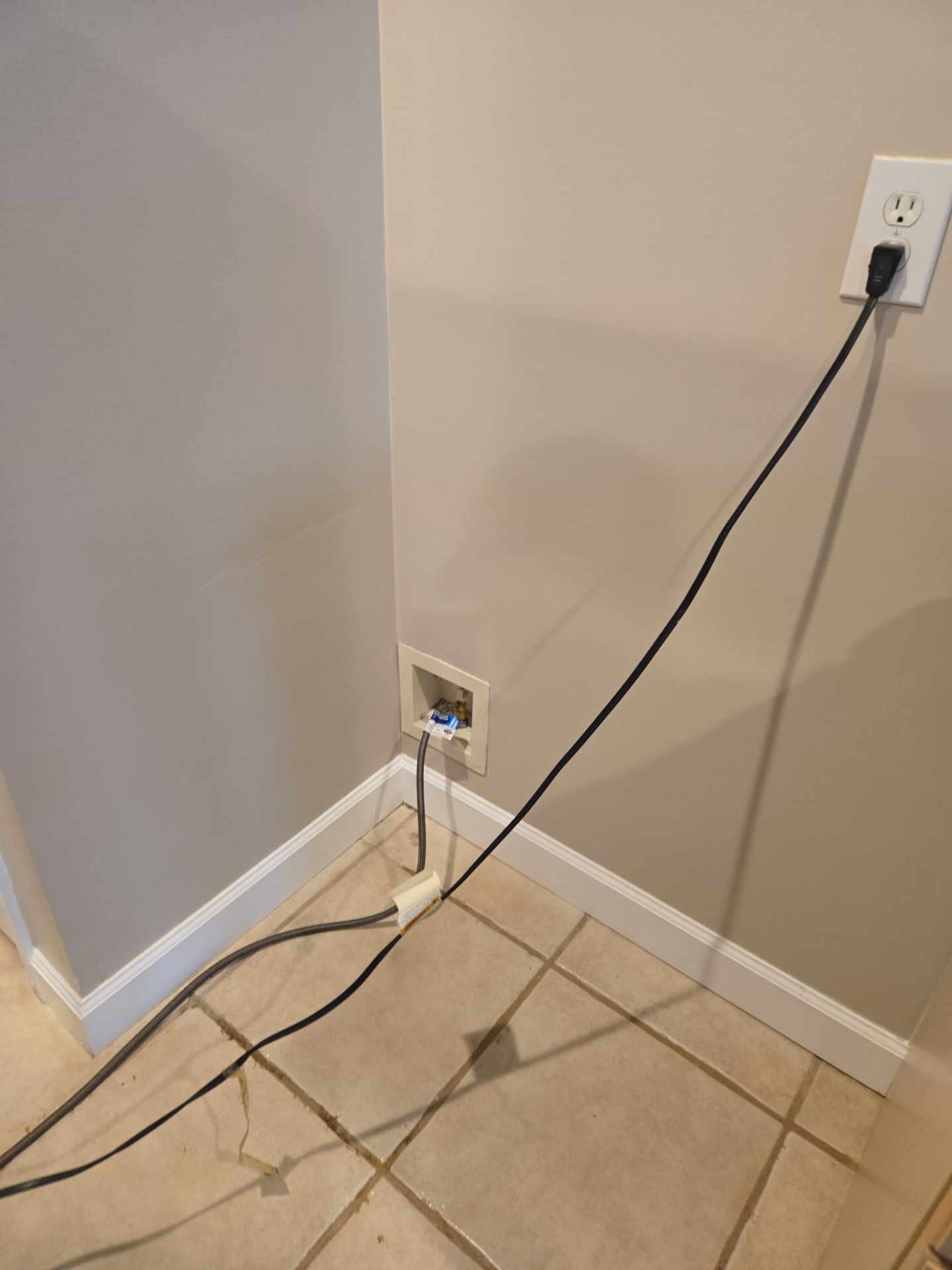 Seamless Drywall & Baseboard Repair!