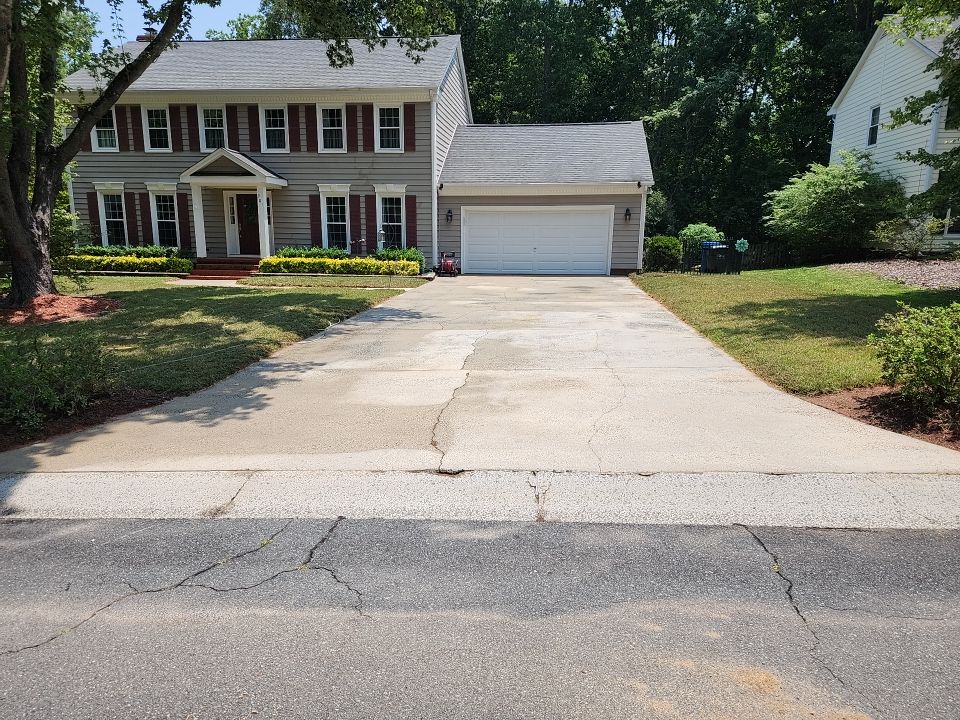 House Wash using cleaner