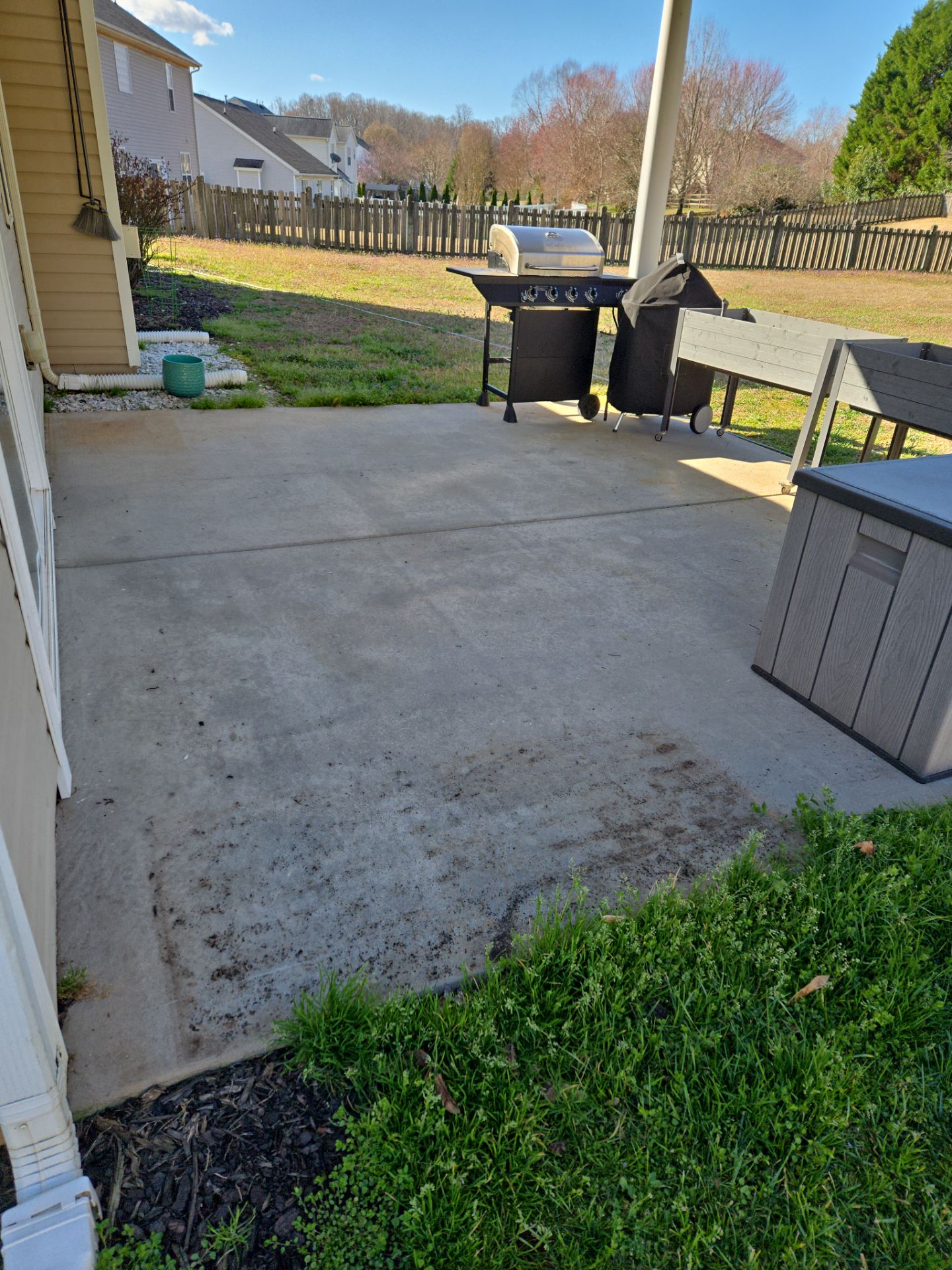 House Wash using cleaner