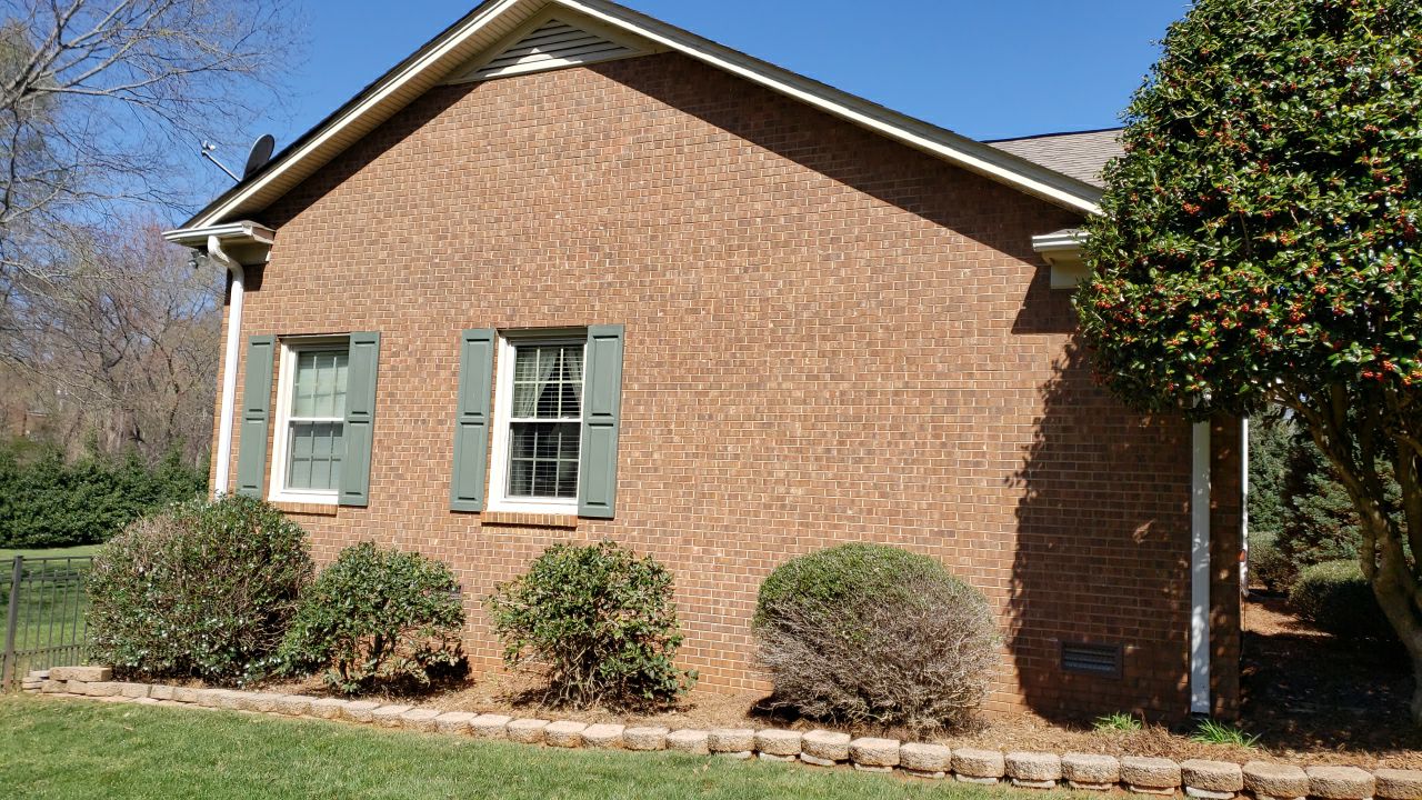 House Wash using cleaner