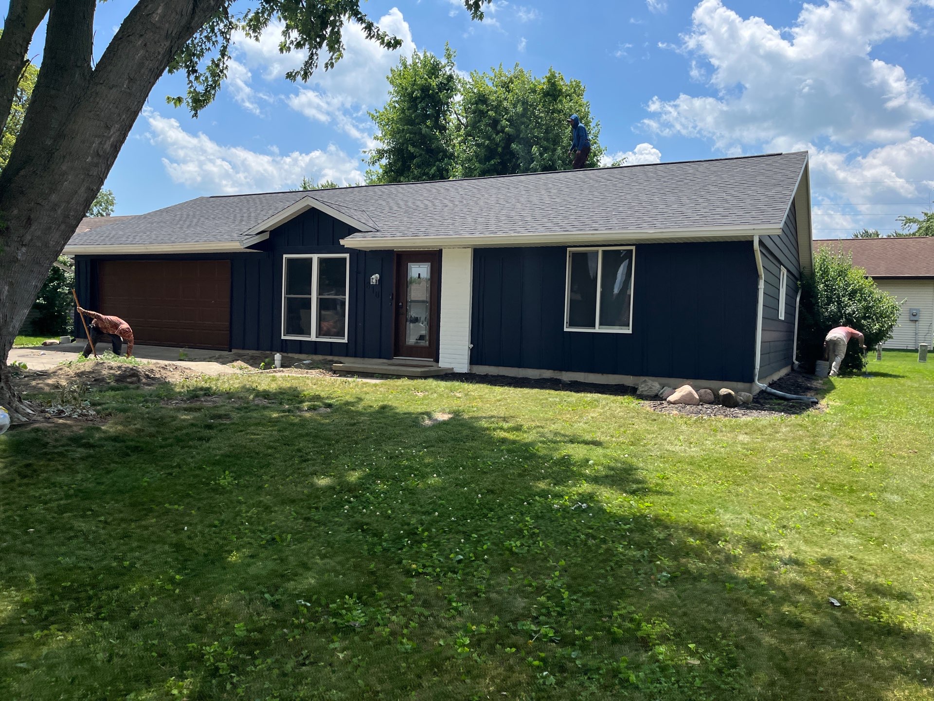 Residential Roofing Installation using GAF Timberline HDZ Charcoal