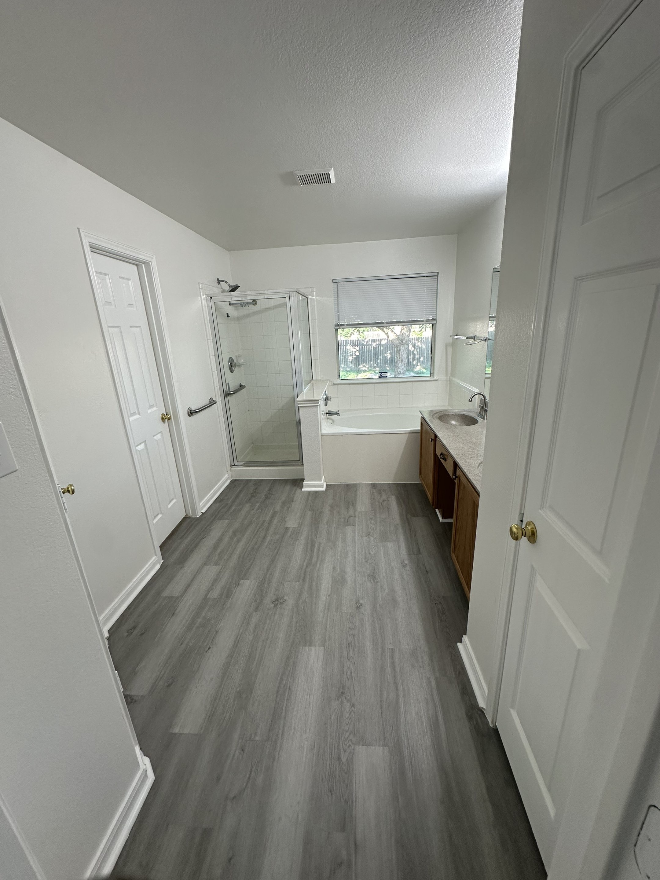Paint & Flooring in Hutto
